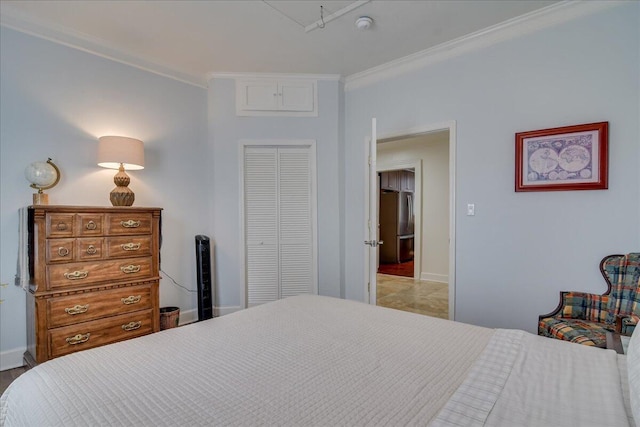 bedroom with stainless steel fridge, a closet, and crown molding