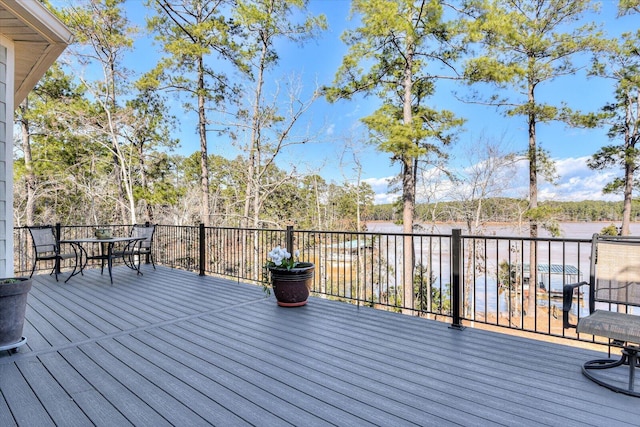 deck featuring outdoor dining space