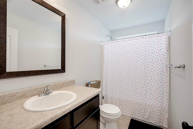 329 Baylor Dr, Graniteville, SC 29829 - full bath with vanity and curtained shower