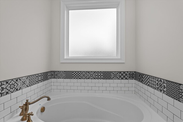 529 River Oaks Ln, Evans, GA 30809 - full bathroom featuring a bath