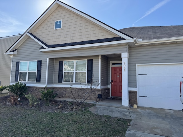 view of front facade featuring a garage