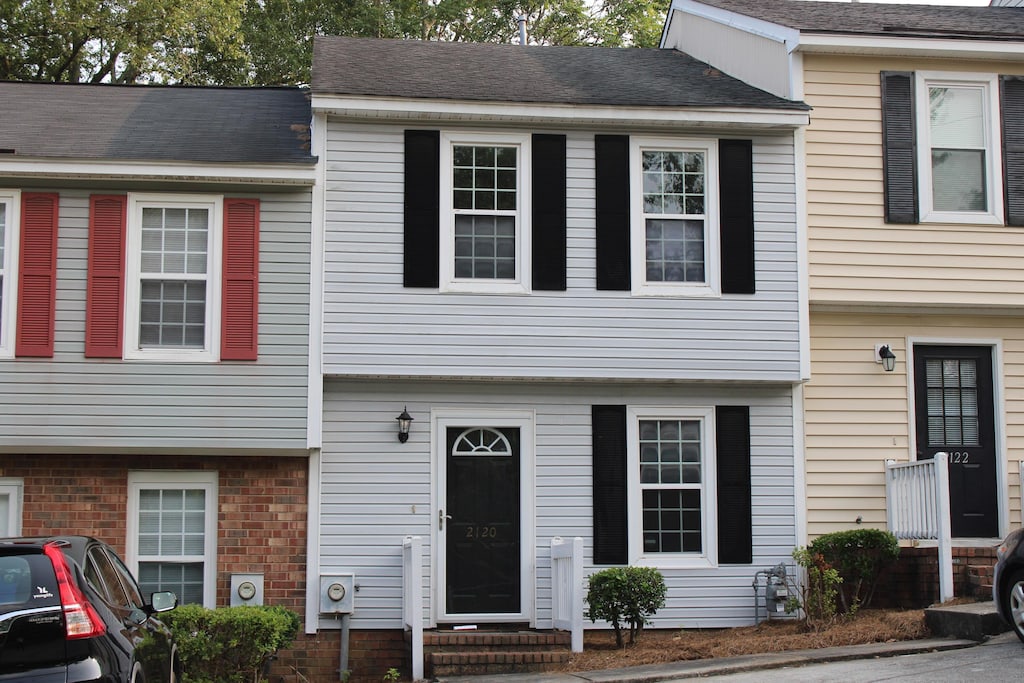 2120 Gary St, Augusta, GA 30904 - townhome / multi-family property featuring entry steps and brick siding