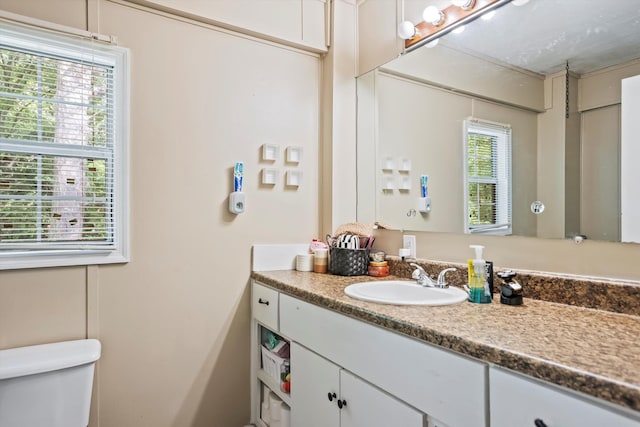 520 Central Rd, Thomson, GA 30824 - half bath featuring vanity and toilet