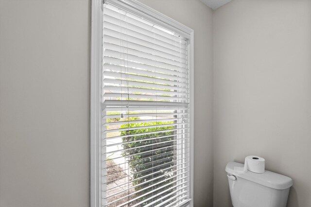 914 Deercrest Cir, Evans, GA 30809 - bathroom view of toilet