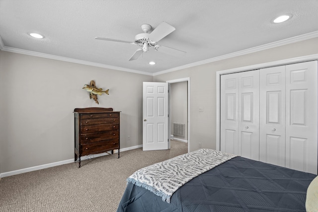 914 Deercrest Cir, Evans, GA 30809 - bedroom featuring carpet floors, a closet, recessed lighting, baseboards, and ornamental molding