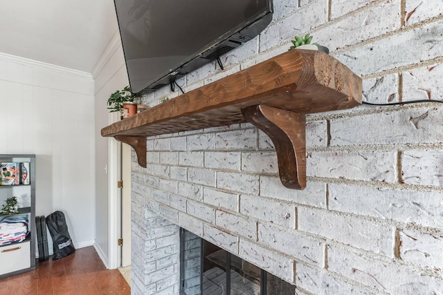 2928 Foxhall Cir, Augusta, GA 30907 - detailed view of ornamental molding, wood finished floors, a fireplace, and baseboards