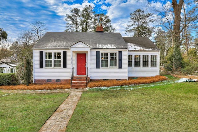 view of front facade featuring a front yard