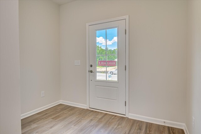 909 Kay Pl, Grovetown, GA 30813 - entryway featuring light wood finished floors and baseboards