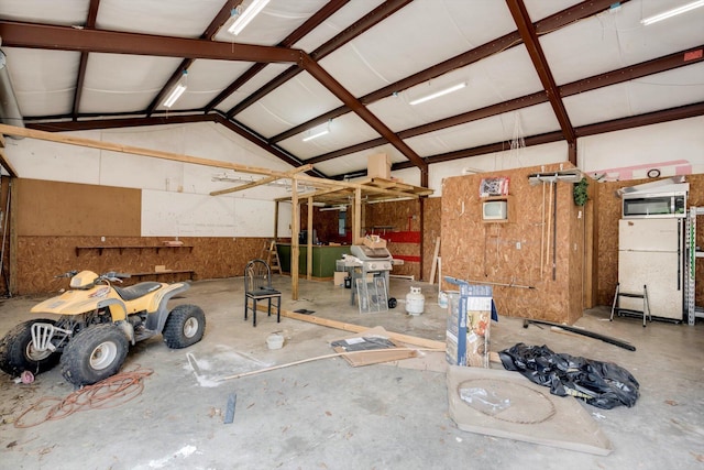 garage featuring freestanding refrigerator