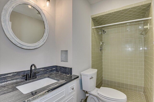 986 Campbellton Dr, North Augusta, SC 29841 - bathroom with tiled shower and vanity