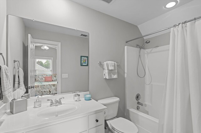 707 Hickman Rd, Augusta, GA 30904 - ensuite bathroom featuring shower / tub combo with curtain and vanity