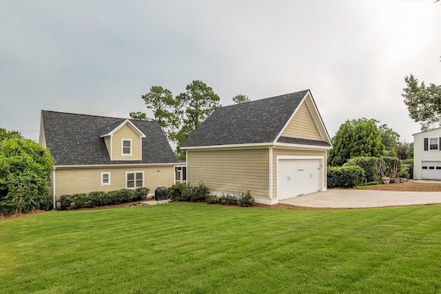 707 Hickman Rd, Augusta, GA 30904 - view of front of house featuring a front lawn and roof with shingles