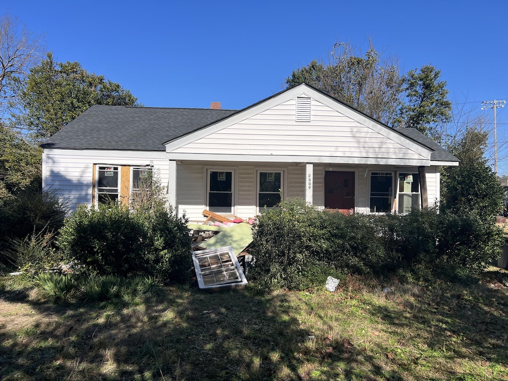 view of front of property featuring a porch