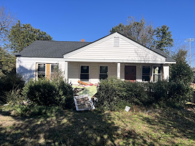 view of front of property featuring a porch