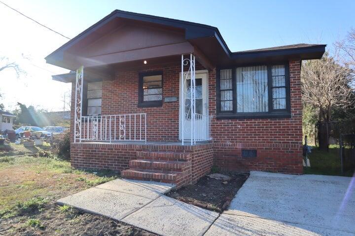 bungalow featuring a porch