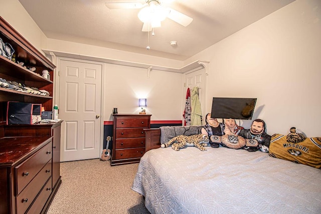 bedroom featuring a ceiling fan