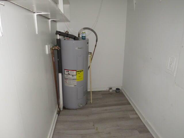2629 Richmond Hill Rd, Augusta, GA 30906 - utility room with water heater
