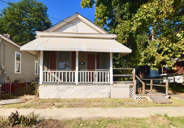 view of front facade featuring a porch