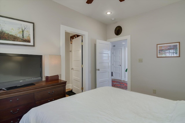 bedroom with ceiling fan