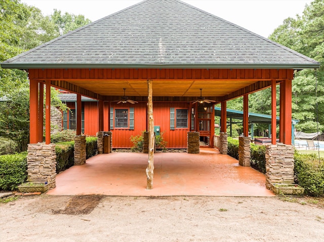 view of patio with covered porch and ceiling fan