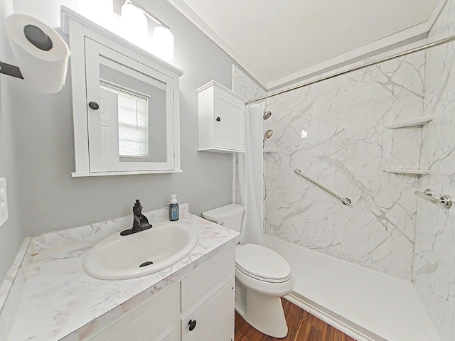 4532 Oakley Pirkle Rd, Martinez, GA 30907 - bathroom with vanity, a shower with shower curtain, and wood finished floors