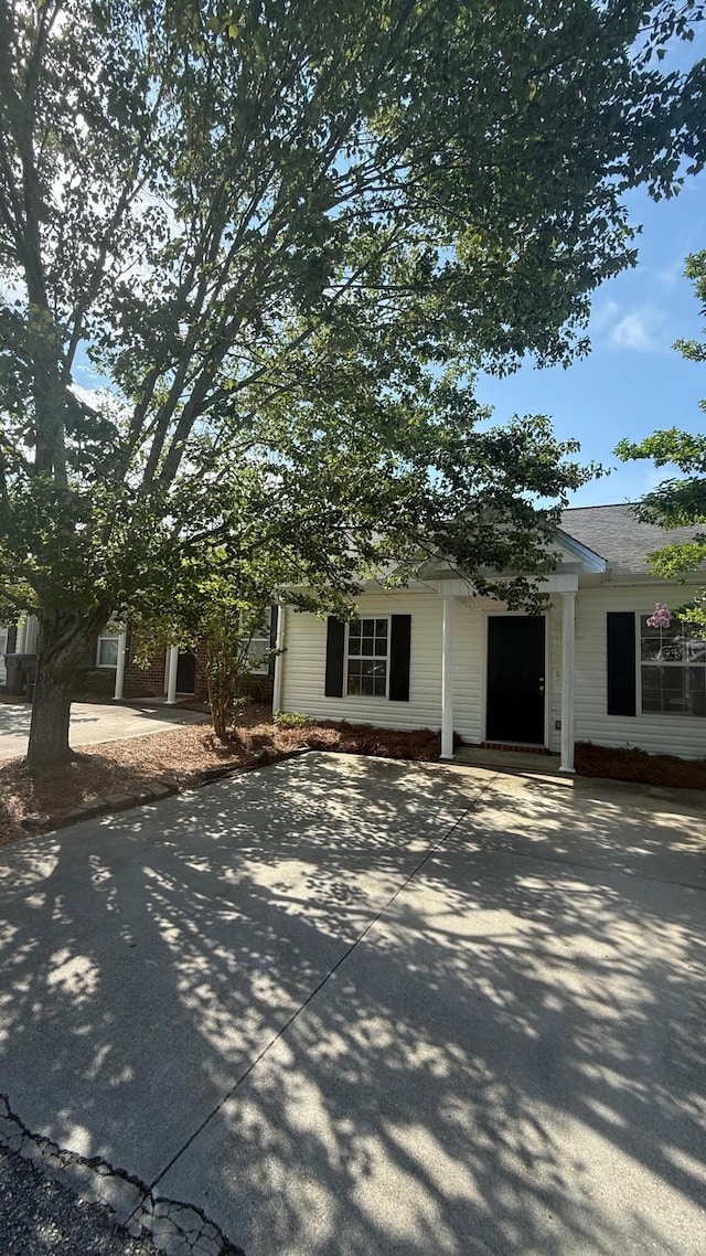 1532 Abby Way, Augusta, GA 30909 - view of front of property featuring concrete driveway