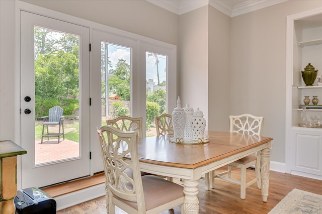 820 Barrett Ln, Augusta, GA 30909 - dining area featuring ornamental molding and light wood-style flooring