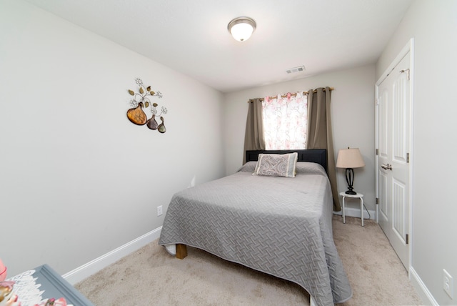 bedroom with carpet flooring