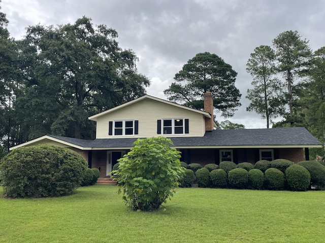 view of front of house with a front yard