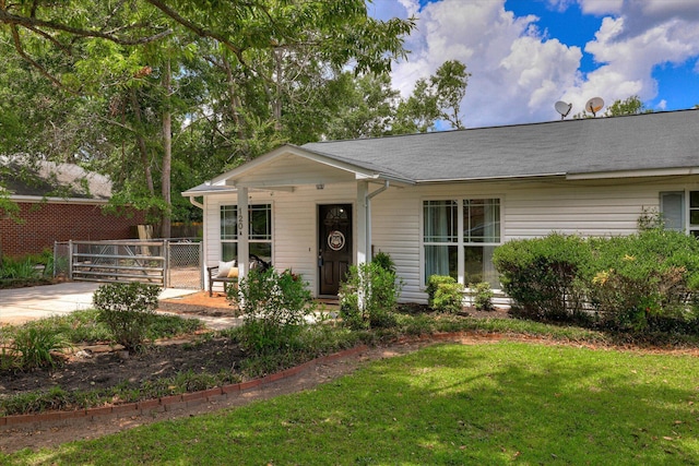 120 Stone St, Harlem, GA 30814 - view of front facade featuring a gate