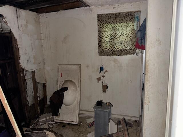 1548 Koger St, Augusta, GA 30904 - bathroom featuring a shower