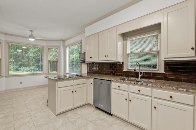 4119 N Knollcrest Cir, Martinez, GA 30907 - kitchen featuring stainless steel dishwasher, a sink, a peninsula, backsplash, and a ceiling fan