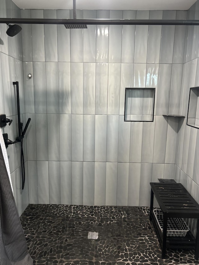 2786 Tudor Rd, Dearing, GA 30808 - bathroom with backsplash and tiled shower