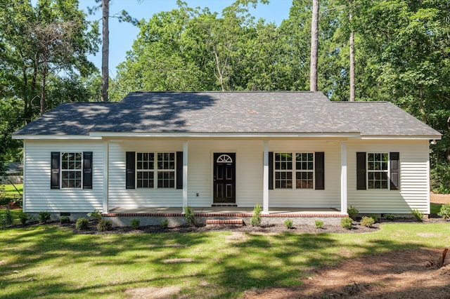 502 Shadowmoor Ct, Thomson, GA 30824 - ranch-style house featuring a front yard, covered porch, crawl space, and a shingled roof