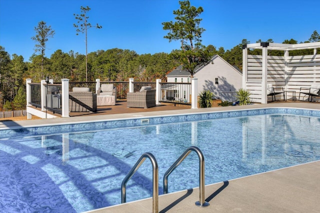 view of swimming pool