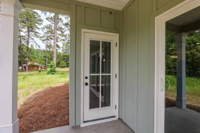 651 Moose Club Rd, Thomson, GA 30824 - entrance to property featuring board and batten siding