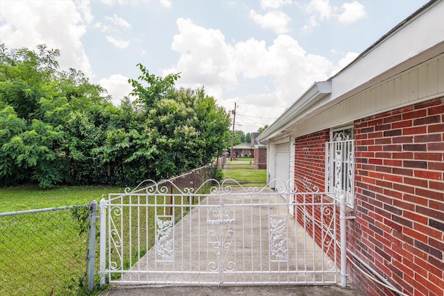 118 E Hale St, Augusta, GA 30901 - exterior space with a gate and a garage