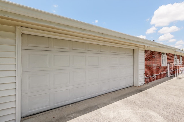 118 E Hale St, Augusta, GA 30901 - garage featuring driveway