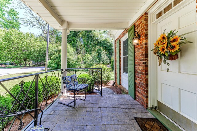 104 Sim St, Washington, GA 30673 - view of covered porch