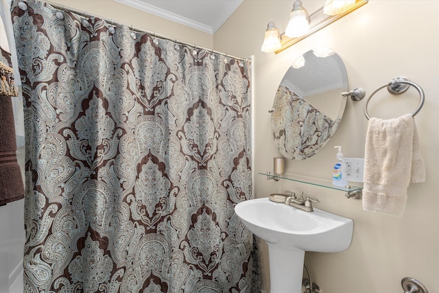 104 Sim St, Washington, GA 30673 - full bath with crown molding and a shower with curtain