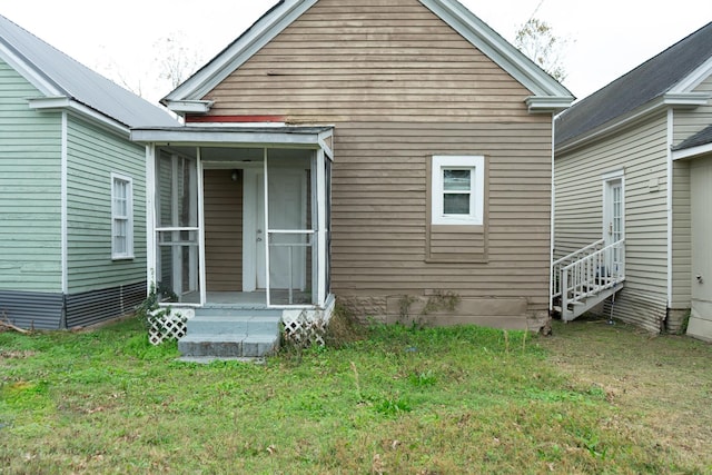 413 2nd St, Augusta, GA 30901 - entrance to property with a yard