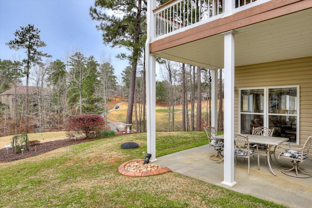 view of yard with a patio