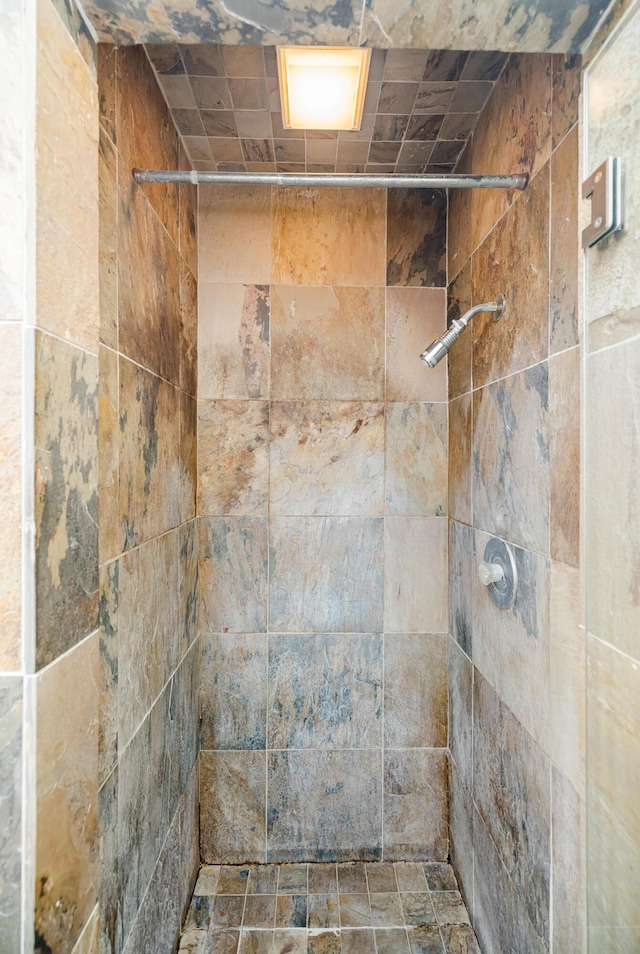 3701 Wexford Dr, Martinez, GA 30907 - bathroom featuring a tile shower
