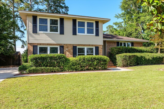 172 Creek View Ct, Martinez, GA 30907 - view of front of home featuring brick siding and a front yard