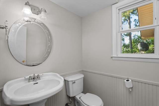 172 Creek View Ct, Martinez, GA 30907 - bathroom featuring a sink and a wainscoted wall