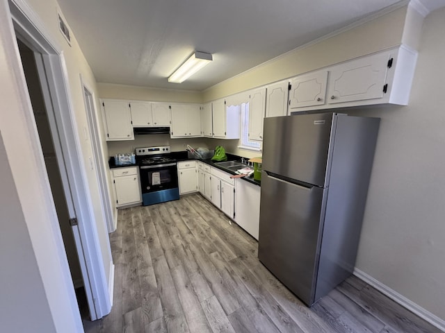 2227 Birnam Pl, Augusta, GA 30904 - kitchen with stainless steel appliances, extractor fan, white cabinetry, dark countertops, and crown molding
