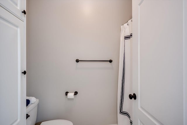 full bathroom with toilet