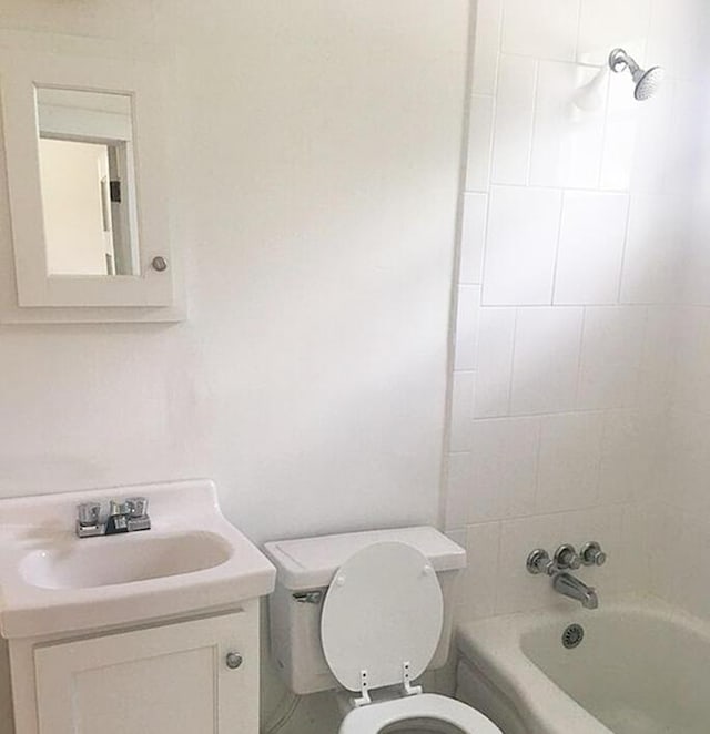 1424 Arsenal Ave, Augusta, GA 30904 - bathroom featuring vanity and  shower combination
