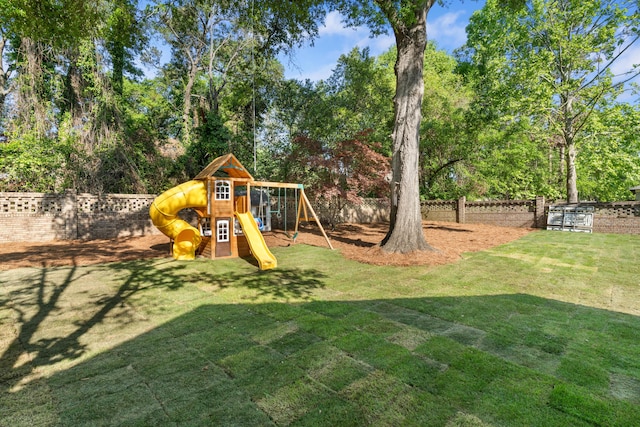 4065 S Goshen Lake Dr, Augusta, GA 30906 - view of play area featuring a yard and a fenced backyard