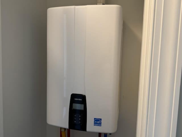 3112 Fieldstone Cir, Augusta, GA 30907 - detailed view of water heater